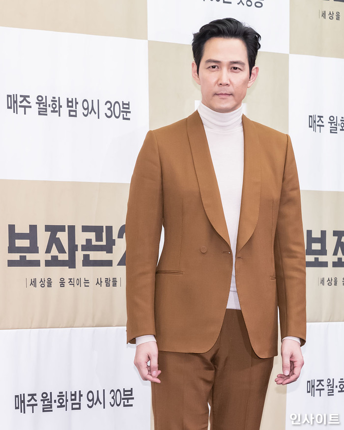 음주운전으로 하차한 배성우 대타로 ‘날아라 개천용’ 출연하는 ‘소속사 이사님’ 이정재