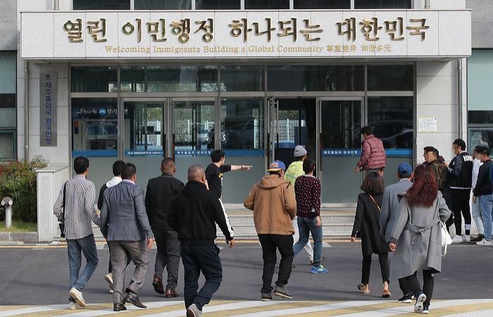 유엔난민기구 韓대표 극찬 “한국은 코로나 확산하는 올 초 난민에게 국경 열어줘”