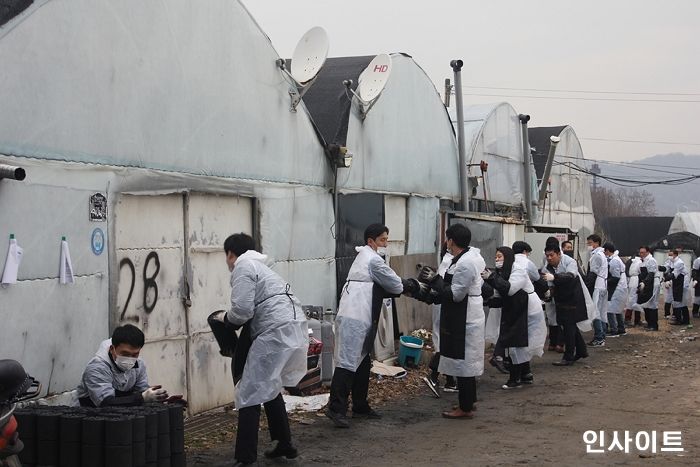 남양유업, 14년째 이어온 ‘사랑의 연탄 나눔’ 활동 후원금 전달