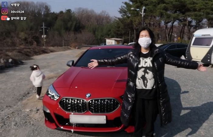 운전면허 따려는 아내에게 미리 플렉스한 BMW 선물한 ‘사랑꾼’ 유튜버 남편