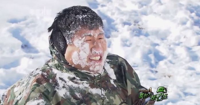 혹한기 훈련하던 군인이 갑자기 덥다며 옷 다 벗고 난동부렸던 충격적인 이유