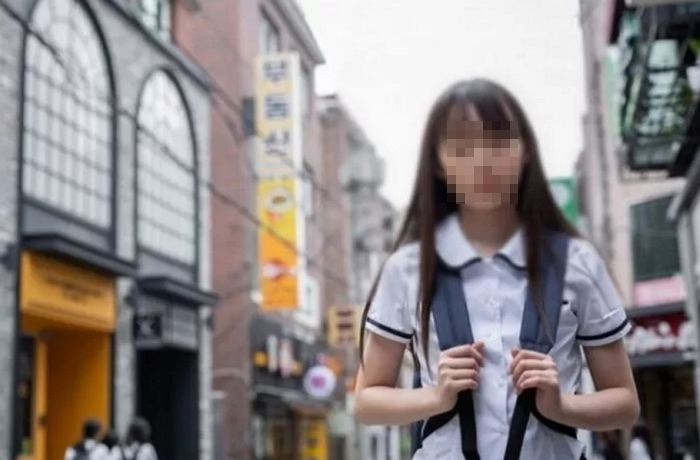 21살 썸남 오빠의 핸드폰서 ‘모텔 어플’ 발견한 여고생 여친의 고민글