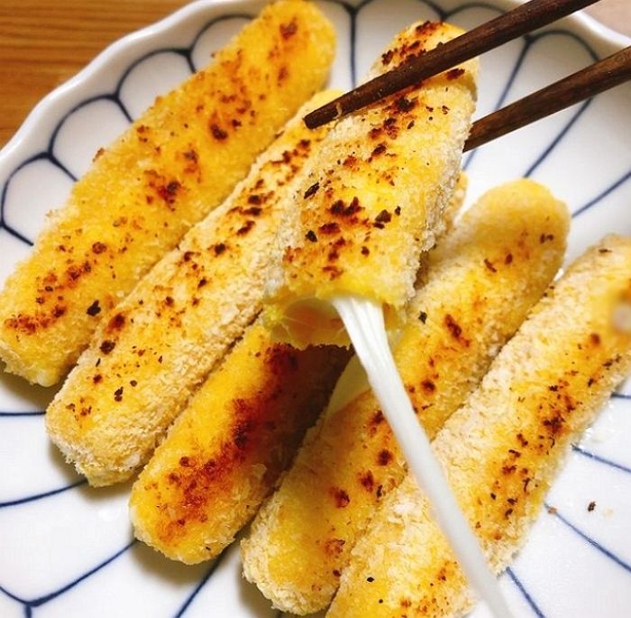 빠삭한 튀김옷에 고소한 치즈 왕창 들어간 노브랜드 대용량 ‘치즈스틱’