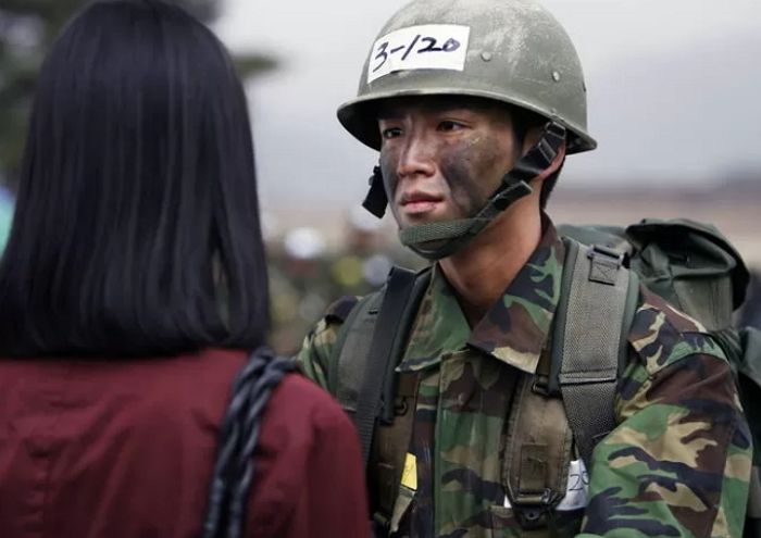 “휴가 못 나가서 통화라도 오래 하고 싶은데 ‘개인정비’ 시간마다 여친이 잠을 잡니다”