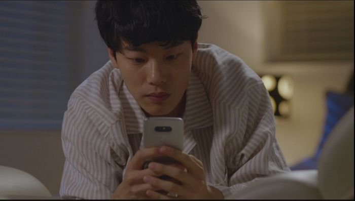 “새해 첫날 새벽부터 전 여친한테 ‘잘 지내냐’는 카톡이 왔습니다”