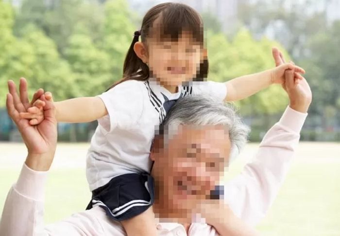 철없는 10대 벗어나 20살 성인된 당신이 머지않아 곧 보게 될 부모님의 ‘진짜’ 모습 4가지