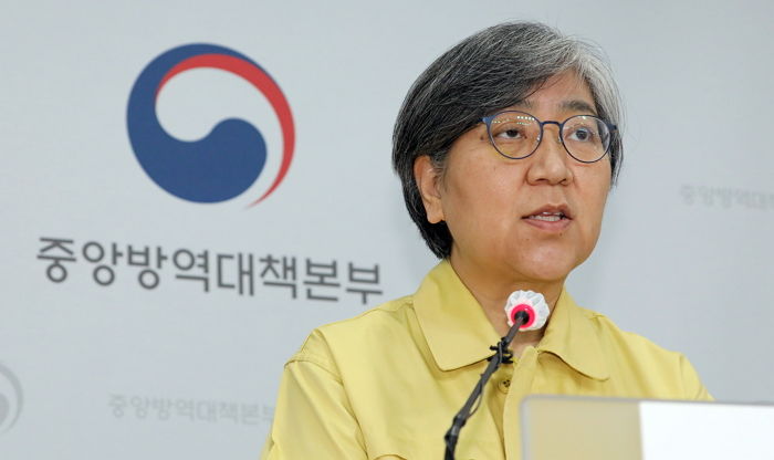 정은경 “화이자 백신 국내 도입 일정 아직 확정 안돼···협의 중”