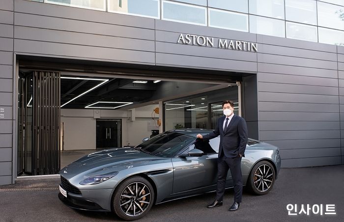 코리안 몬스터 류현진, 2년 연속 애스턴마틴 탄다