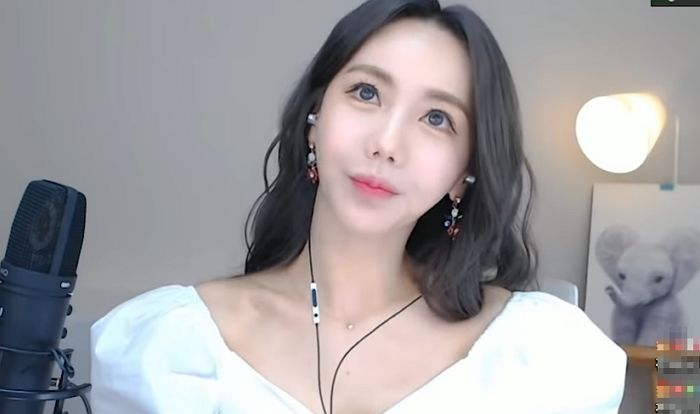 “그동안 죄송하고 감사했다”...오랜만에 영상 올린 BJ박서아가 펑펑 울며 한 고백 (영상)