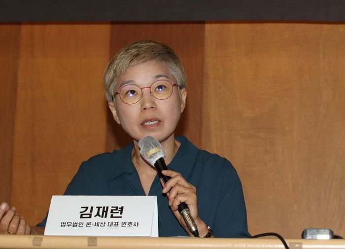 박원순 성추행 고소한 피해자 엄마 “악플 보다 잠든 딸, 매일 숨 쉬는지 확인해”