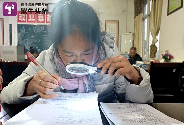 시한부 실명 선고받고도 제자들 위해 돋보기 보며 ‘마지막 수업’ 준비하는 선생님