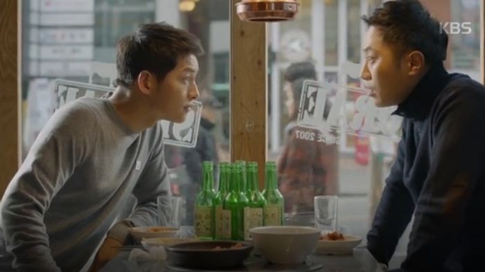주당 친구 둘이서 소주 8병 작정하고 마시면 “가능하다 vs 불가능하다”