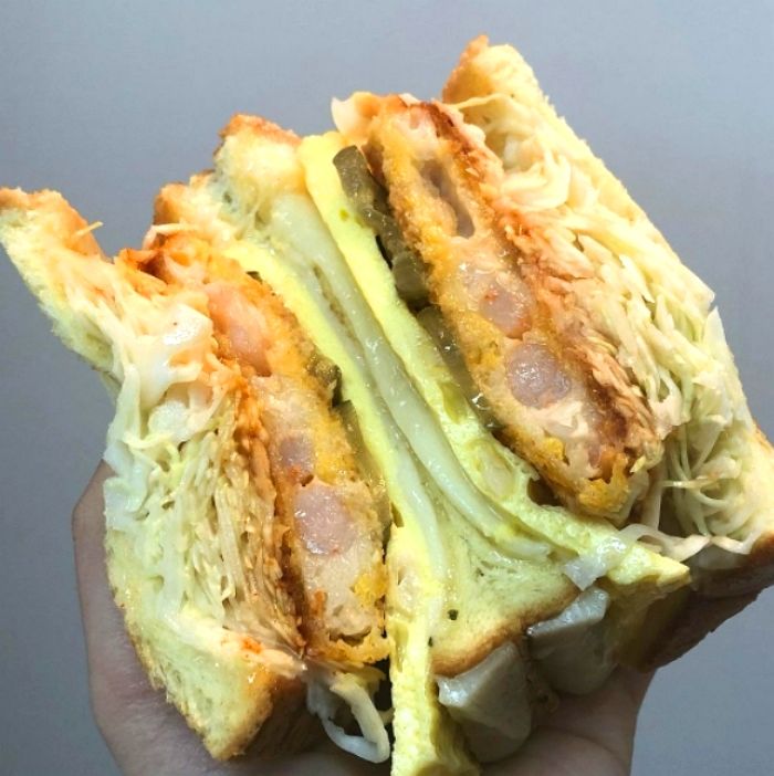 입안에서 통새우 탱글탱글 터지는 이삭토스트 신상 ‘칠리새우 토스트’