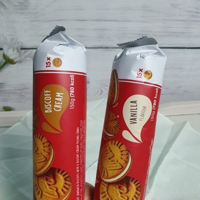 바삭한 쿠키 사이에 달콤한 바닐라 크림 듬뿍 발라진 로투스 신상 샌드 나왔다