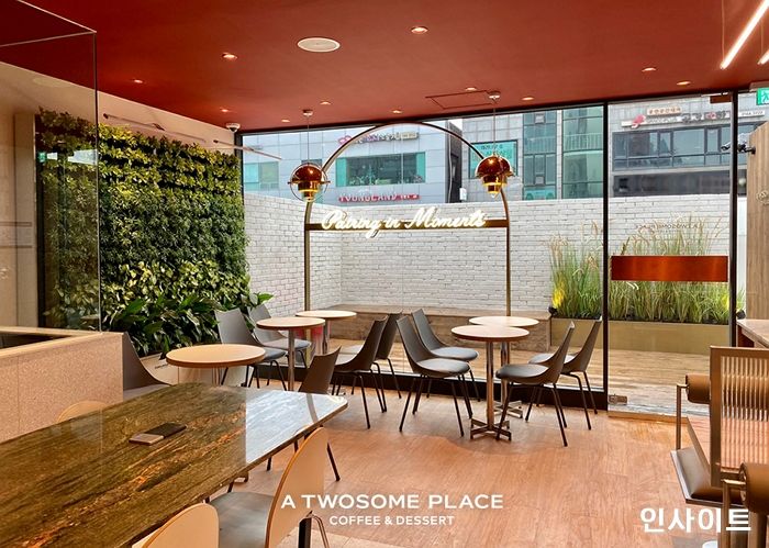 투썸플레이스, 친환경 콘셉트 매장 ‘신촌연세로점’ 오픈