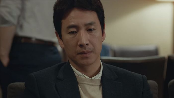 “경비원 불러오겠다며 도움 요청한 여자의 배신에 30분동안 칼바람을 맞았습니다”