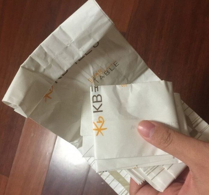 벤츠남과 ‘조건만남’ 했다가 순식간에 ‘돈봉투’ 바꿔치기 당한 성매매 여성