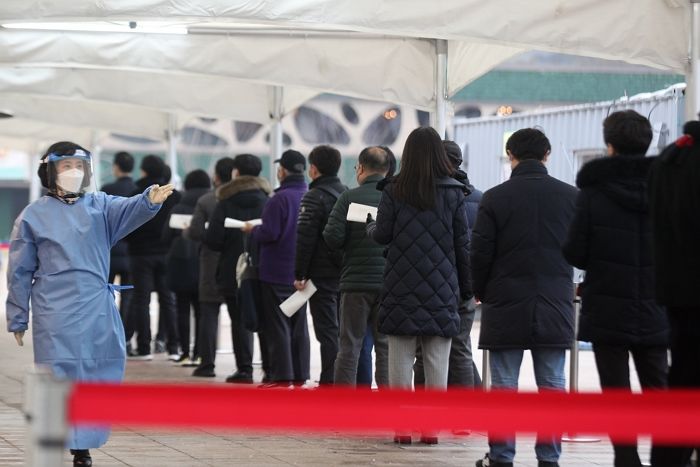 어제(1일) 코로나 확진자 336명 발생…사망자는 10명 늘어