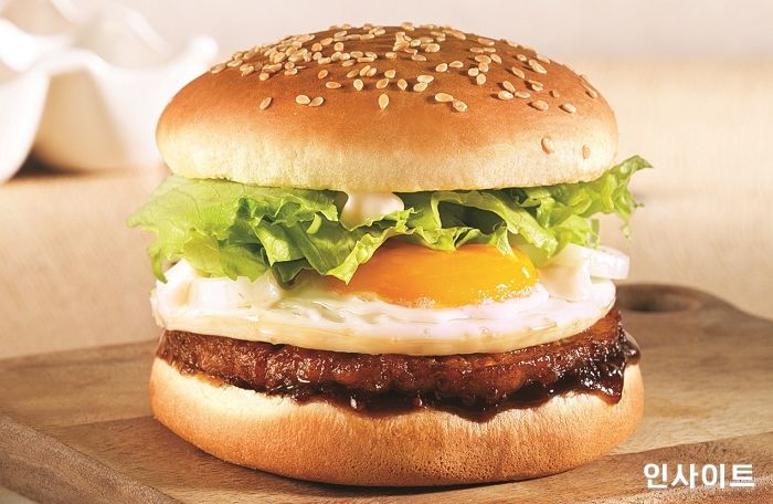 맘스터치, 한국인 입맛에 맞춰 감칠맛 더한 ‘에그불고기버거’ 출시