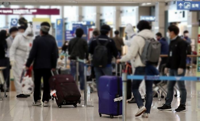 “바쁜데 코로나까지...” 외국에 있는 가족 못만나고 홀로 설날 보낼거 같은 스타 10명