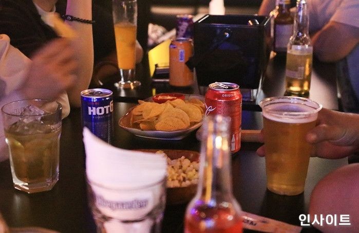맥주 6잔 마시고도 화장실 한 번도 안갔던 단골손님이 남긴 ‘맥주 한 잔’의 정체