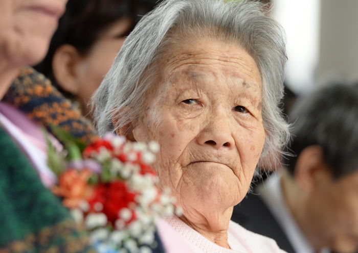 최고령 ‘위안부 피해자’ 정복수 할머니 별세···생존자 15명 뿐