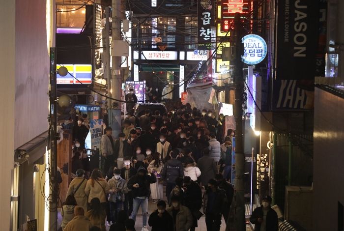 ‘거리두기 1.5단계’ 되자마자 거리로 쏟아져 나온 어제(15일)자 부산 상황