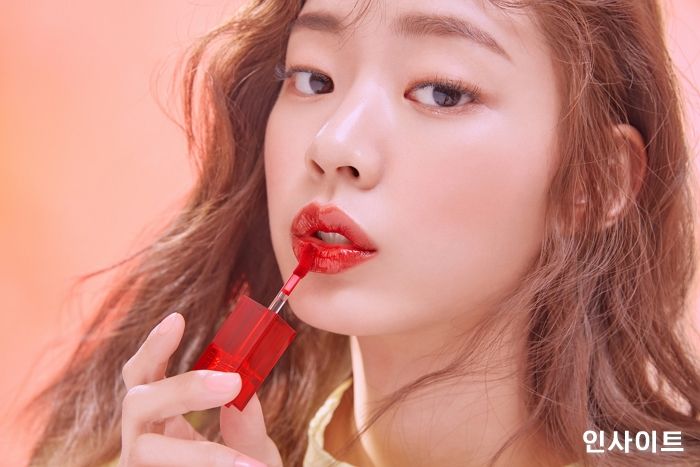 스톤브릭, 생기 넘치는 메이크업 룩을 선사할 스프링 컬렉션 ‘바운시 컬러’ 공개