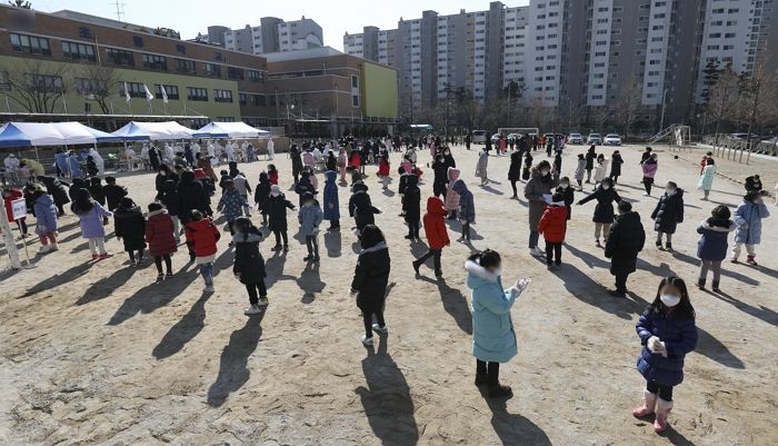 급식실서 확진자 나온 울산 초등학교, 마스크 잘 써서 접촉자 635명 전원 ‘음성’