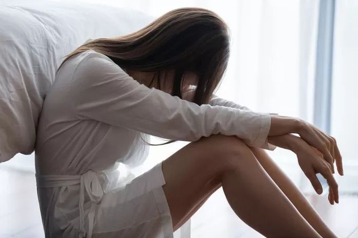 여친한테 4만원대 화장품 사주고 여사친 생일에 40만원대 목걸이 선물한 남자