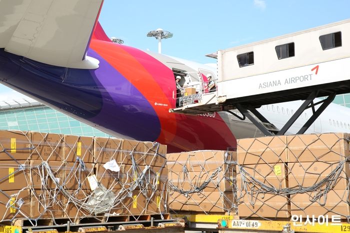 아시아나항공, A350 여객기 2대 더 화물기로 개조