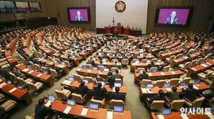 특급호텔 스위트룸서 코로나 검사 요구해 ‘황제 의전’ 받은 대한민국 국회의원들