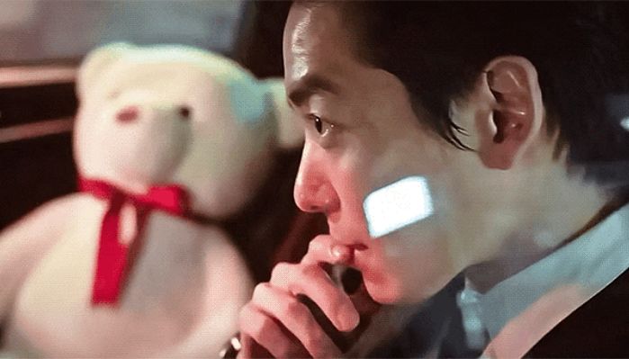 남친이 세 달 동안 만든 ‘뜨개질 인형’ 선물 받은 여성이 배부터 갈라 본 이유