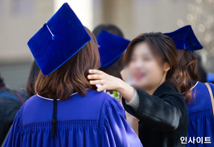 코로나 때문에 ‘대학 졸업’ 쉬워졌다