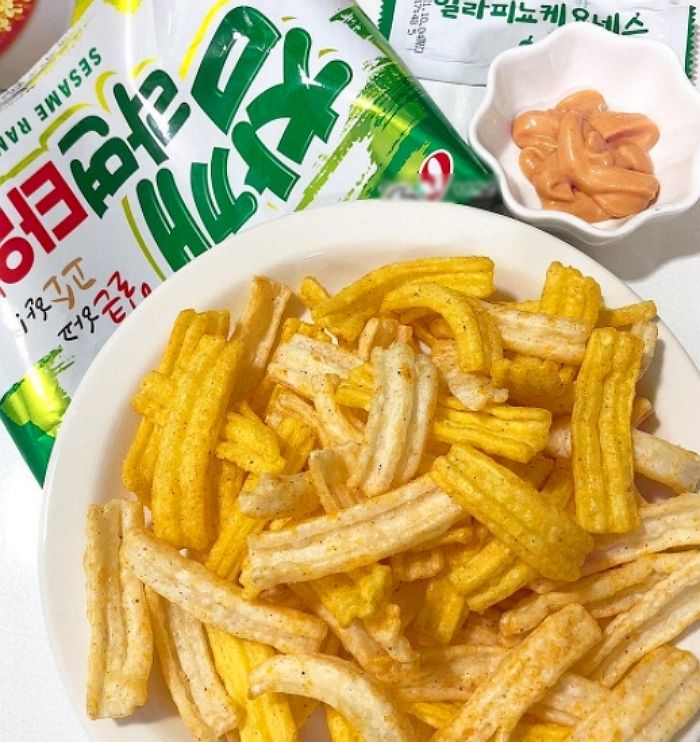 ‘참깨라면 VS 야채타임’ 콜라보한 신상 과자 ‘참깨라면타임’ 나왔다