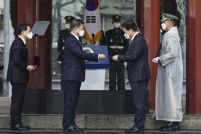 비밀 지키려고 스스로 혀 끊었던 홍범도 장군의 부인·아들, ‘건국훈장’ 받는다