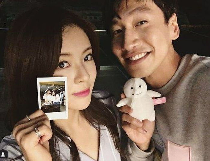 이광수와 공개 연애 중인데 ‘커플 팔찌’ 사진 올려 반응 폭발한 이선빈