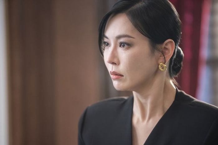 주석경한테 ‘아버지 죽음’ 비밀 들키더니 엄마·동생 앞에서 눈물 흘리는 ‘펜하2’ 천서진