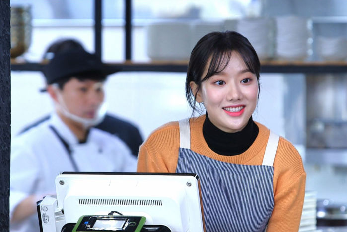 광고계 손절 이어 ‘맛남의 광장’서도 ‘통편집’되는 에이프릴 이나은