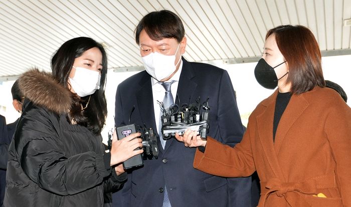 “검찰 수사권 폐지는 부패 판치게 하는 것”···여권 향한 윤석열 총장의 작심 발언