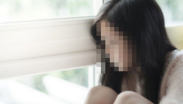 변기에 부딪혀 숨진 8살 딸, 경찰은 ‘멍 자국’을 보고 부모를 긴급 체포했다