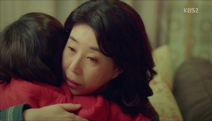 “외출하고 왔더니 엄마가 책상을 정리하고 계셨다”는 사연에 누리꾼들이 폭풍눈물을 흘린 이유