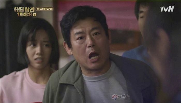 떡볶이 먹고 4점 준 손님 리뷰에 “피해 주지 말라”며 진상 취급한 사장