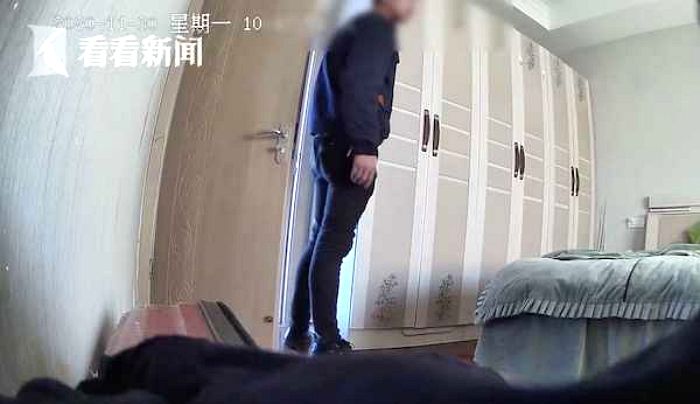 “자취방에서 자꾸 스타킹이 없어져 CCTV 설치했는데 화면에 집주인 아저씨가 등장했습니다”