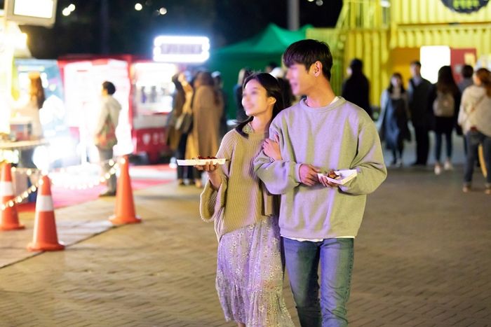 썸녀가 팔짱 끼자 남자의 ‘신체변화’를 눈치챈 애플워치의 알람