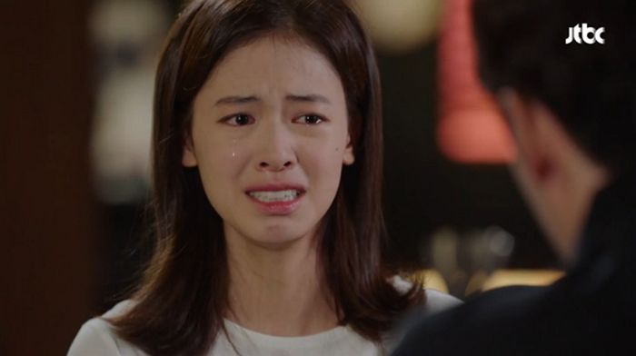 “잘못 배달된 거 알면서도 제 치킨 2마리+치즈볼 ‘먹튀’한 이웃을 어떻게 해야 하나요?”