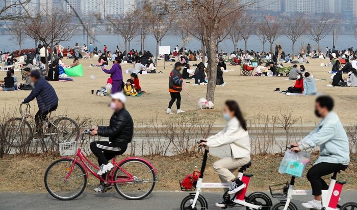 어제(14일)자 ‘자전거족’에 점령당한 지하철 1호선 상황