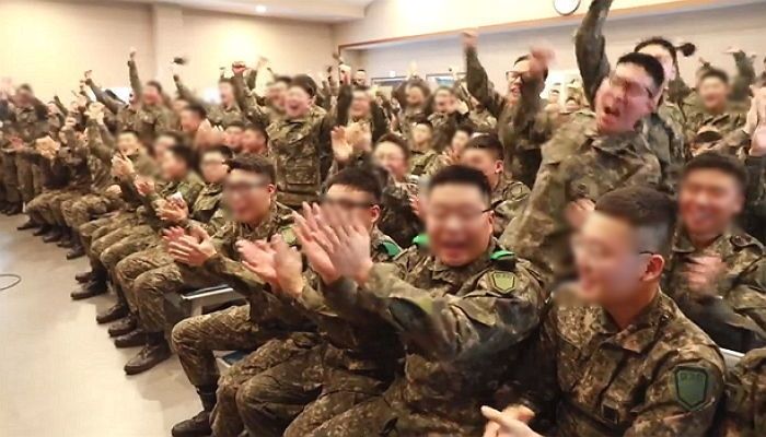 육군 “병사들 머리 기르게 하자”···빡빡머리 대신 ‘손흥민 머리’ 나올 듯