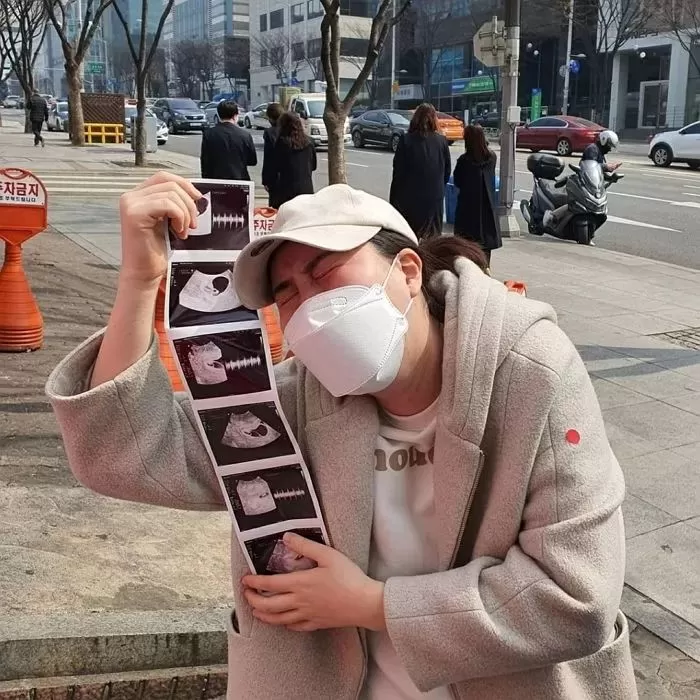 “셋 맞죠? 넷 아니죠?”···세쌍둥이 임신하고 초음파 검사한 개그우먼 (영상)