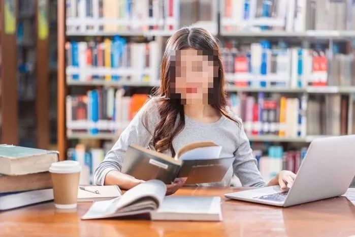 삼수한 과대에게 질문했더니 교수님께 직접 확인하라 합니다... “직무유기 vs 과대가 하녀냐?”